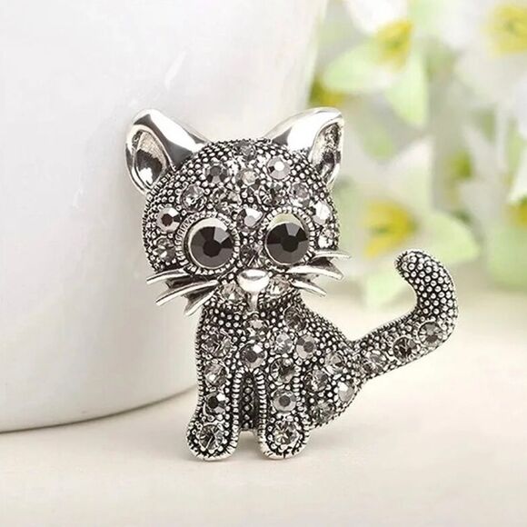 Cute Kitty Brooch Pin - Picture 1 of 4
